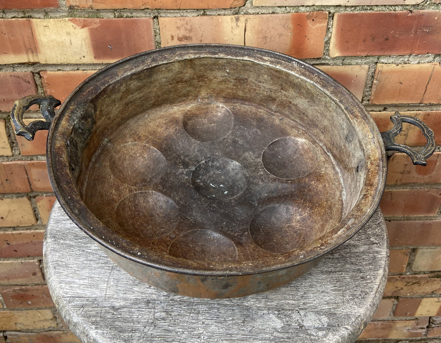 HAMMERED HANDLED COPPER EGG BOWL