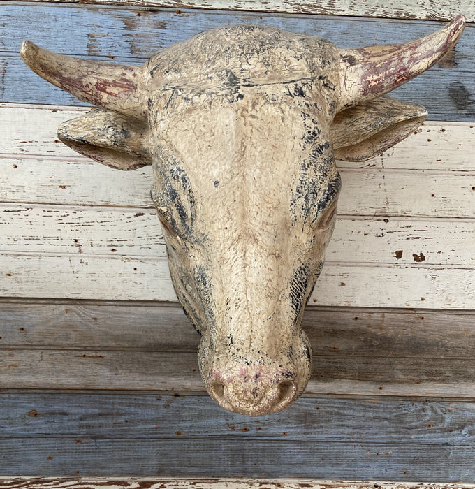 RESIN HANGING COWS HEAD