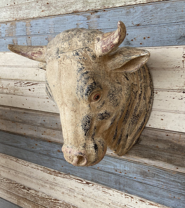 RESIN HANGING COWS HEAD