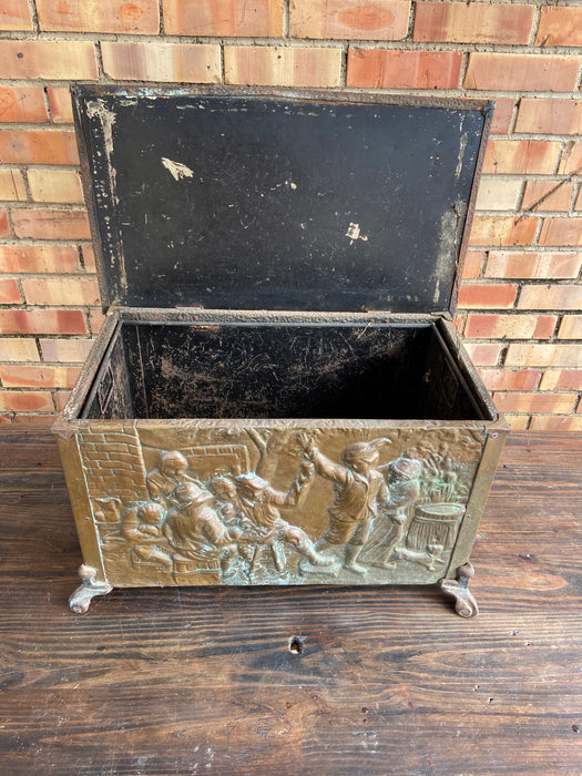 HAMMERED HANDLED BRASS COAL HOD WITH RELIEF OF PEOPLE