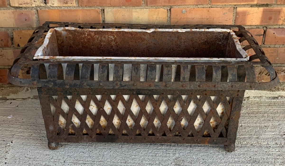 BLACK METAL LATTICE RECTANGULAR PLANTER