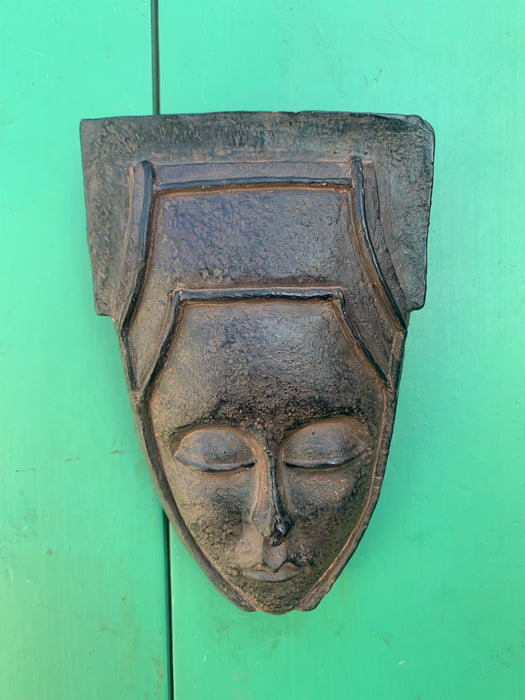 SMALL RESIN FACE HANGING