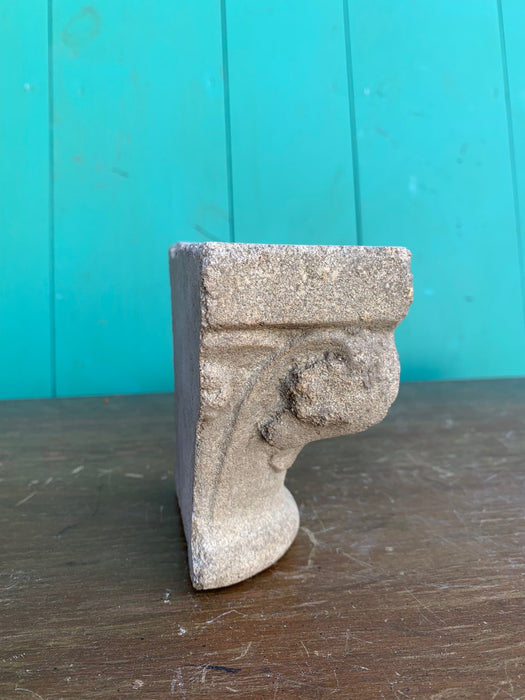 SMALL CONCRETE CORINTHIAN HALF CAPITAL
