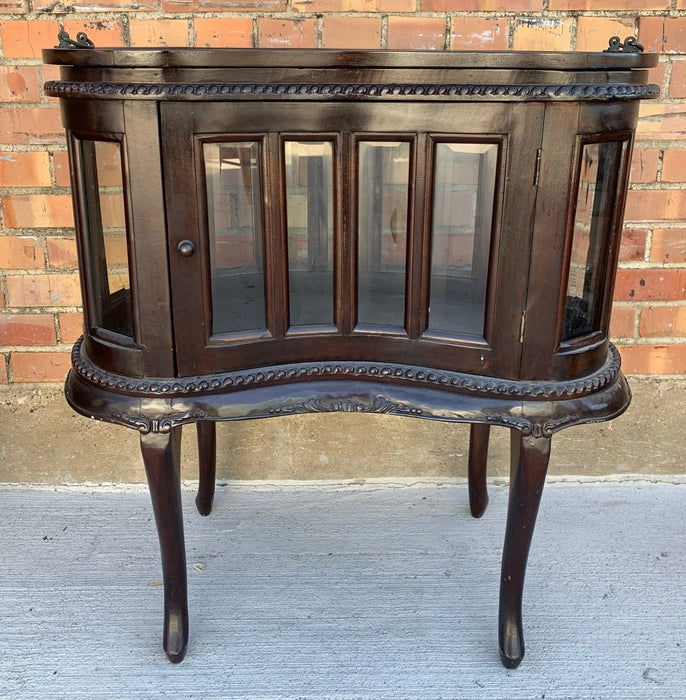 CHOCOLATE CABINET WITH BEVELED GLASS AND REMOVABLE TRAY