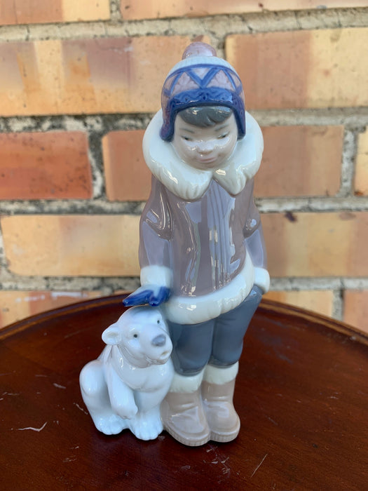 LLADRO ESKIMO CHILD STANDING IN SNOW
