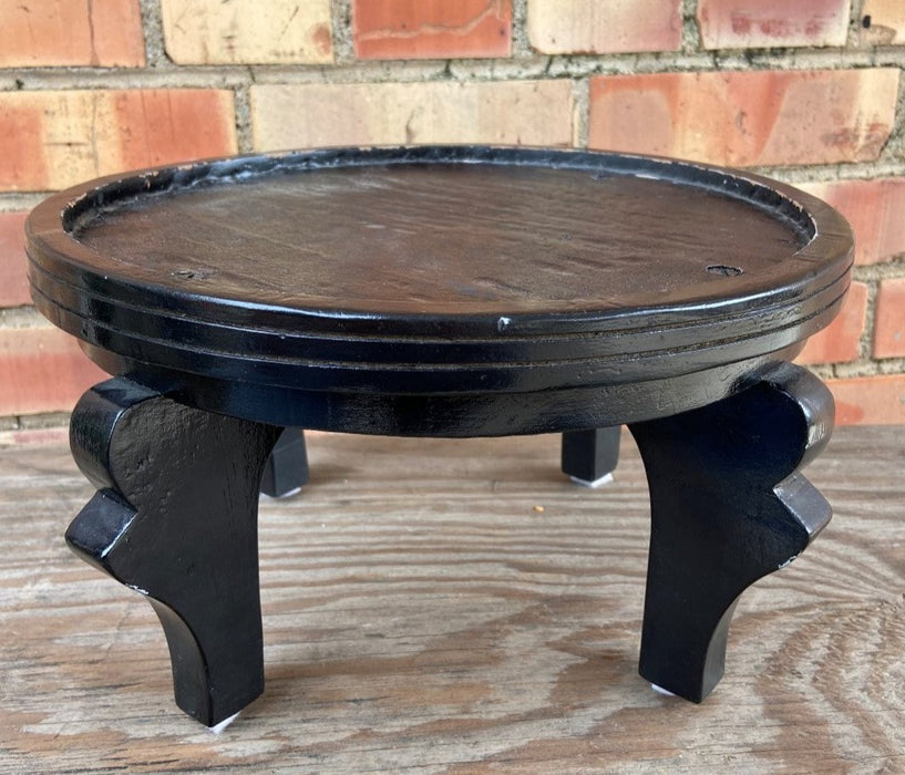 ROUND BLACK ASIAN PLANT STAND WITH INCISED RIM