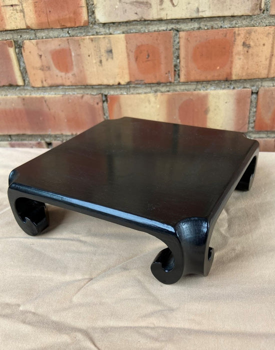 SMALL SQUARE CURVED LEG BLACK STAND