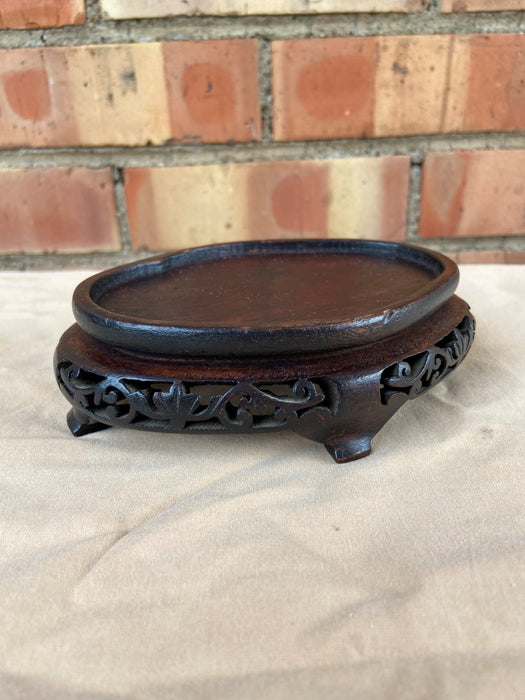 SMALL SHAPED PIERCE CARVED STAND AS FOUND