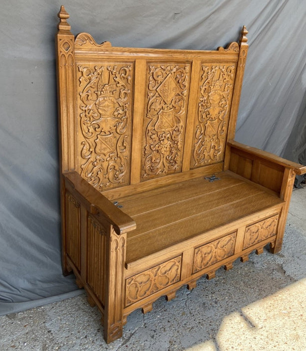 LIGHT OAK GOTHIC BENCH WITH ARMOUR
