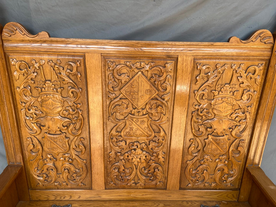 LIGHT OAK GOTHIC BENCH WITH ARMOUR