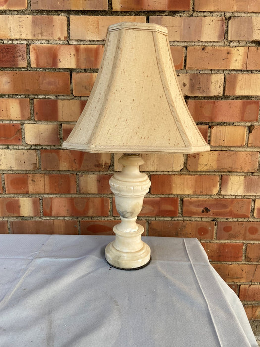 SMALL MARBLE LAMP WITH ROUND BASE