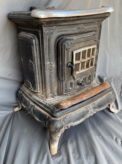 HEAVY CAST IRON STOVE - EARLY 1970S REPRODUCTION FROM TAIWAN