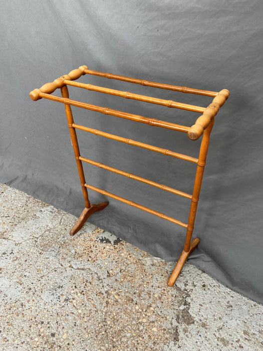 FAUX BAMBOO QUILT RACK