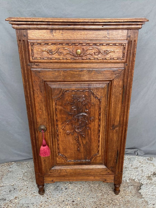 19TH CENTURY FRENCH OAK CONFITURIER