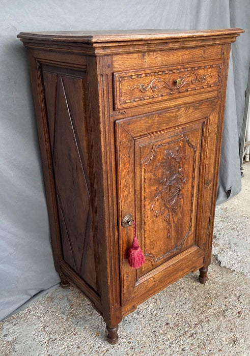 19TH CENTURY FRENCH OAK CONFITURIER