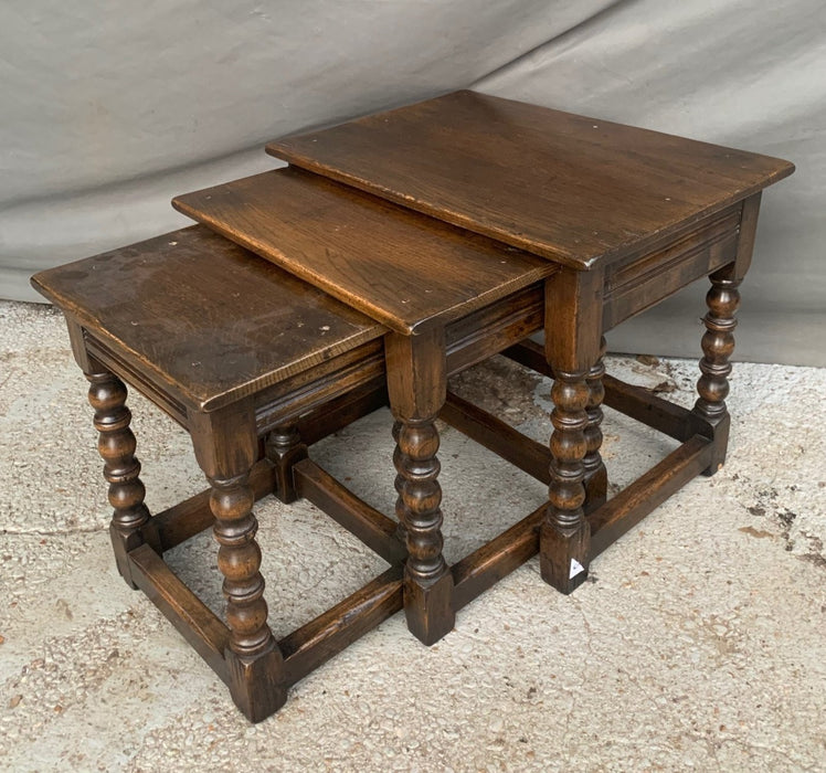 SET OF 3 WALNUT NESTING TABLES WITH TURNED LEGS