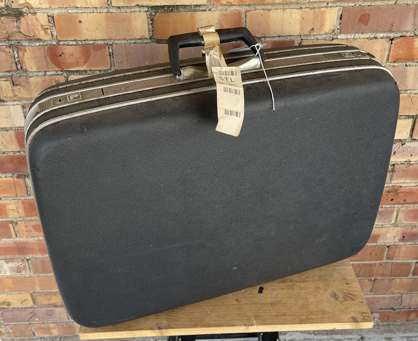 SAMSONITE SUITCASE