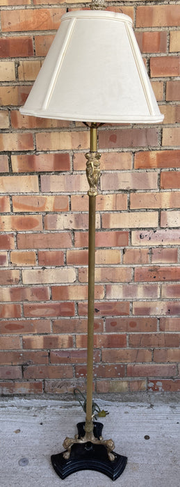 SMALL BRASS FLOOR LAMP WITH 3 LADIES