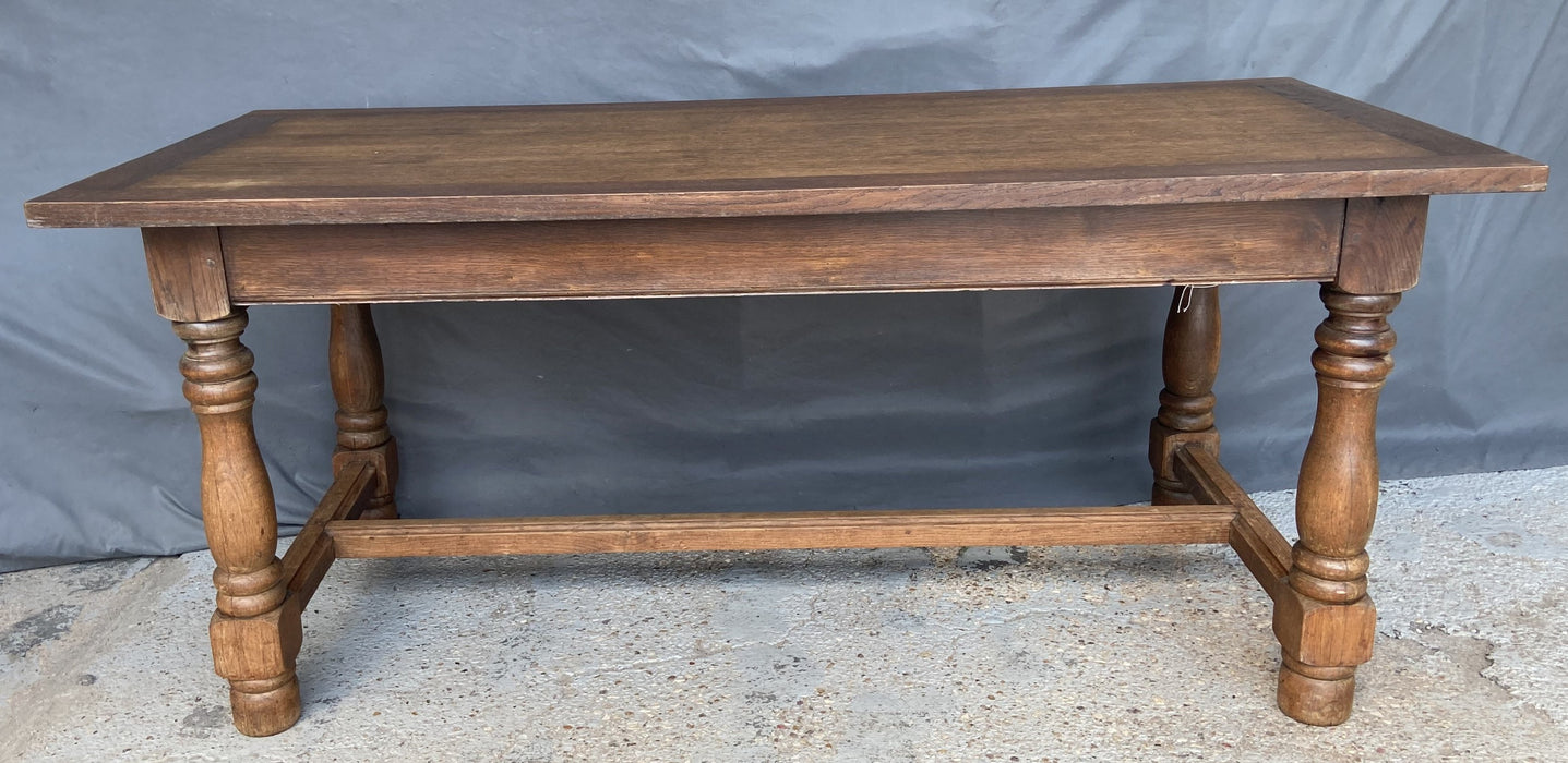 FRENCH FARMHOUSE OAK TABLE WITH TURNED LEGS