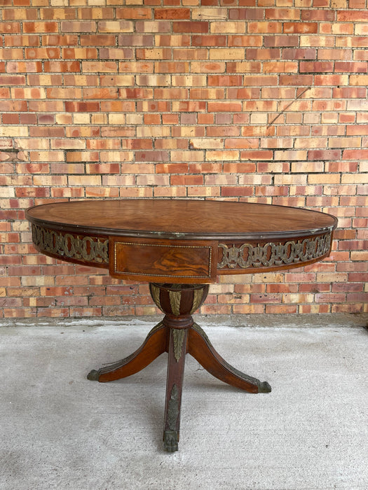 LARGE ROUND REGENCY STYLE INLAID TABLE WITH ORMULU