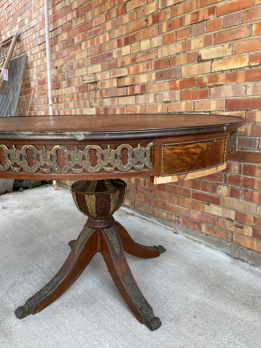 LARGE ROUND REGENCY STYLE INLAID TABLE WITH ORMULU