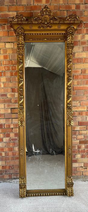 VICTORIAN GILT GESSO PIER MIRROR