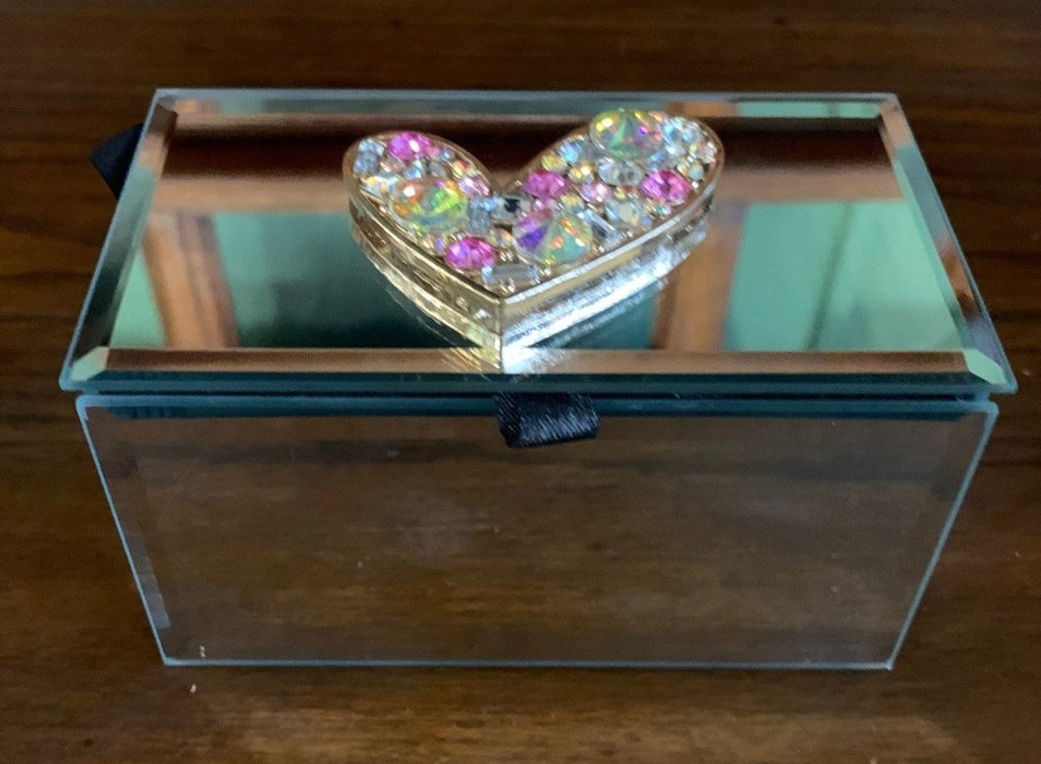 SMALL MIRRORED BOX WITH HEART