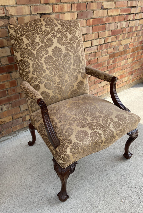 FEDERAL STYLE ARM CHAIR WITH BALLL AND CLAW FEET