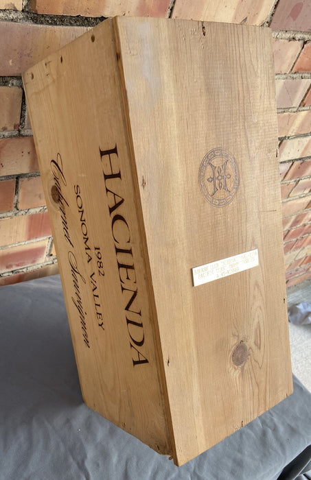 HACIENDA WOOD WINE BOX WITH LARGE BOTTLE