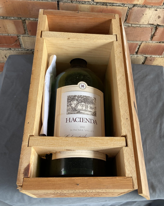 HACIENDA WOOD WINE BOX WITH LARGE BOTTLE