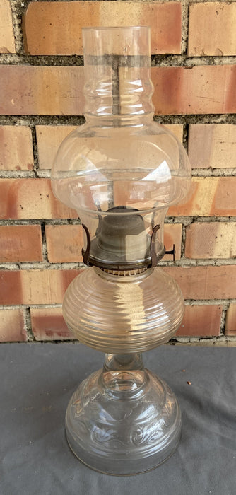 SMALL HORIZONTAL RIBBED GLASS OIL LAMP