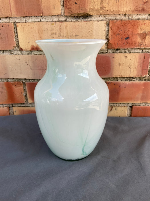 GREEN AND WHITE SWIRLY VASE