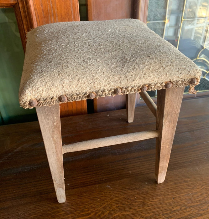 SMALL UPHOLSTERED STOOL OR PLANT STAND