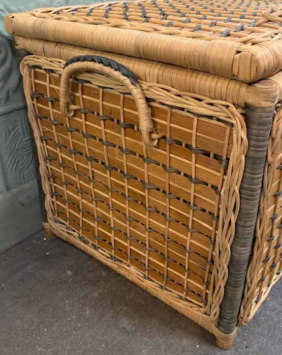 SMALL WICKER AND BAMBOO TRUNK