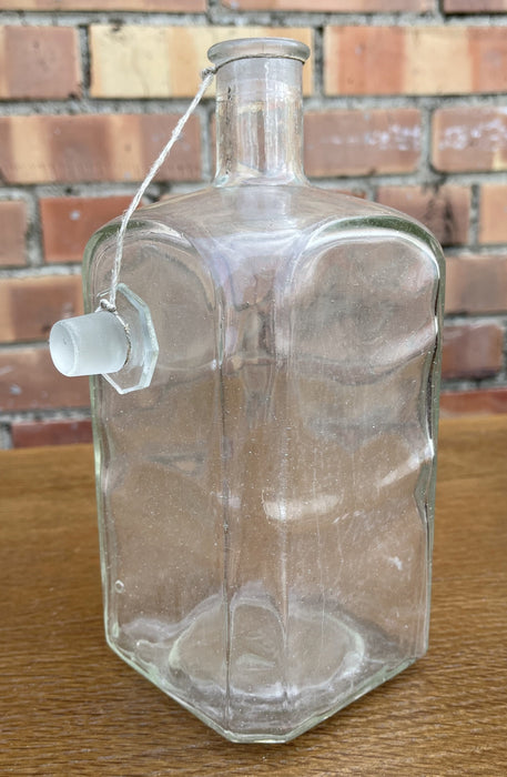 CLEAR BOTTLE WITH STOPPER