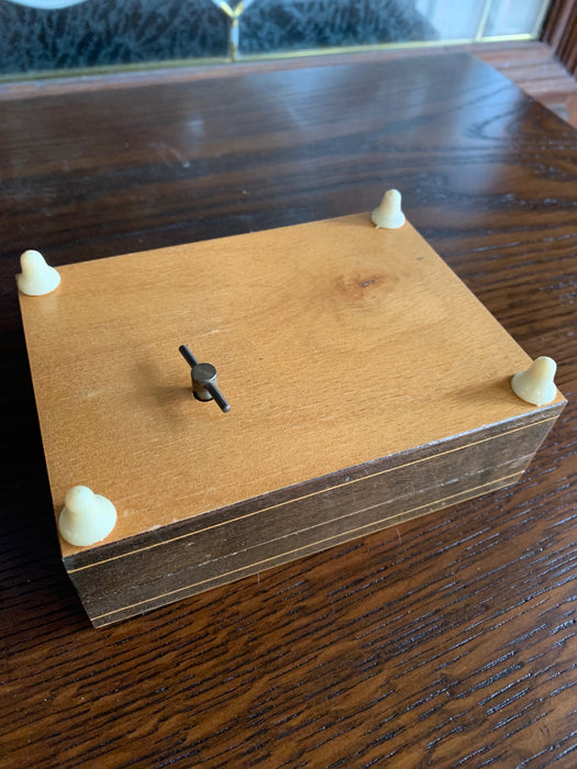 SMALL WOODEN MUSIC BOX WITH BIRDS