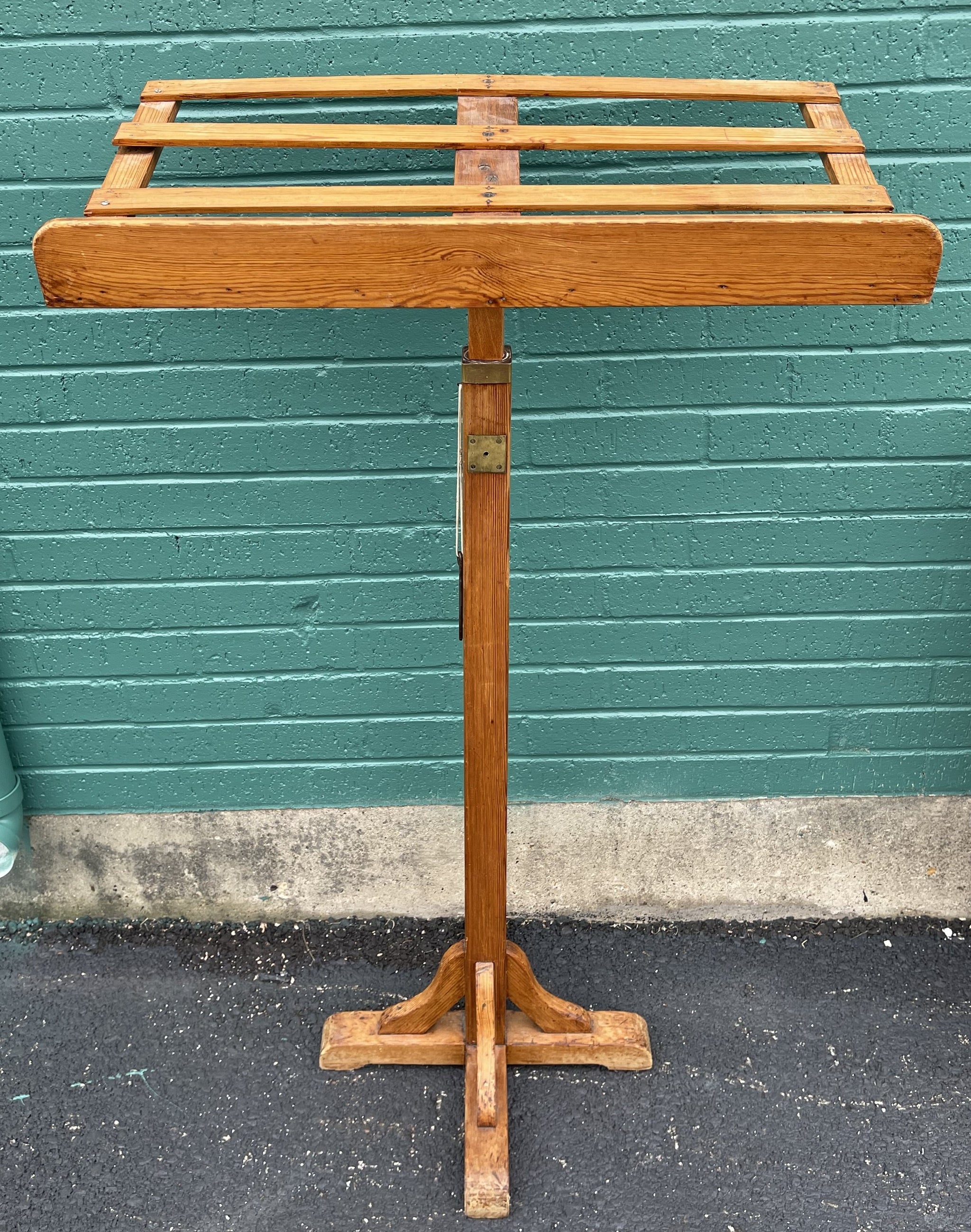 QUALITY ON SALE FOR LESS — Lots of Furniture