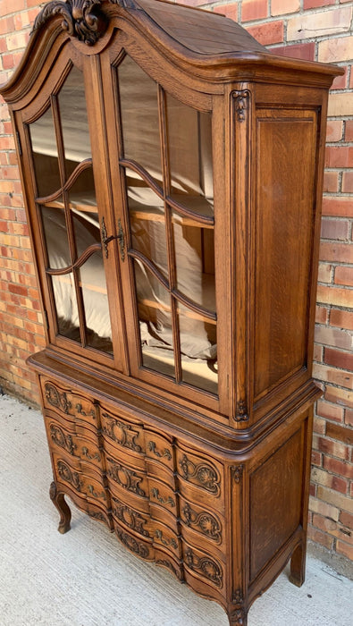 2-PIECE LOUIS XV OAK VITRINE ON CHEST