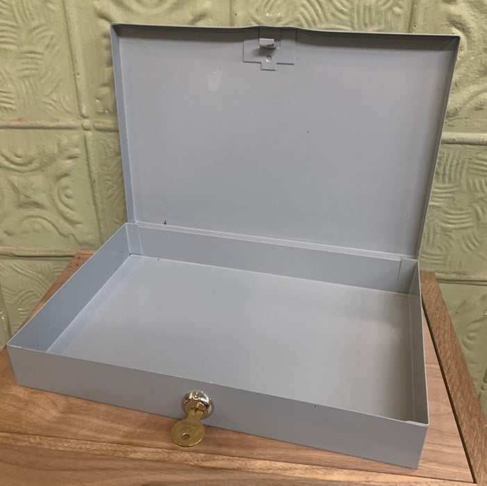 GRAY SMALL METAL BOX WITH KEY