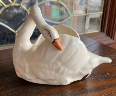 SMALL SWAN PLANTER OR CATCH ALL