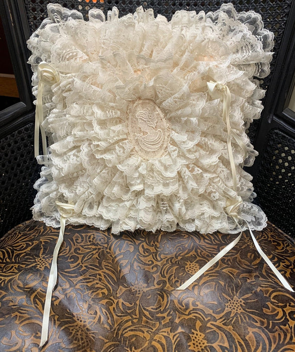 SQUARE LACE PILLOW