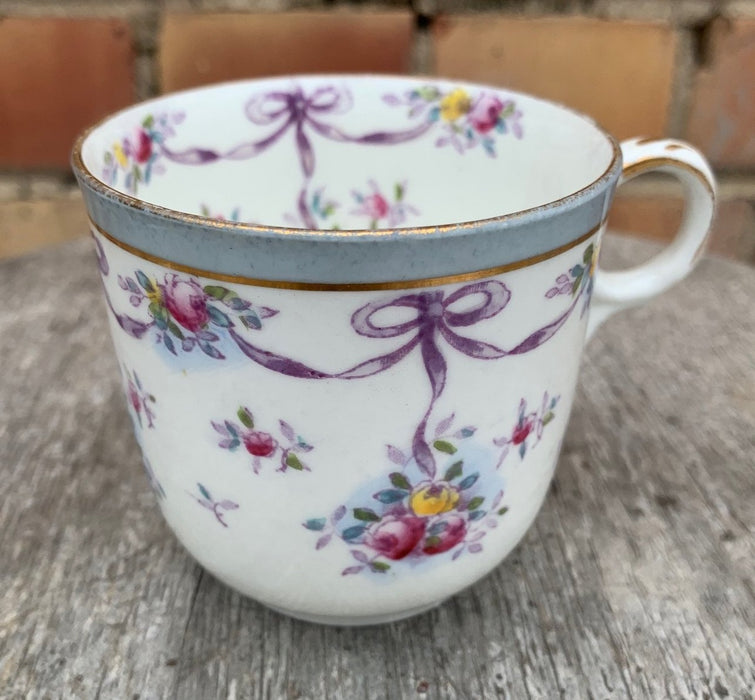 QUEENS ENGLAND LAVENDER RIBBON FLORAL CUP