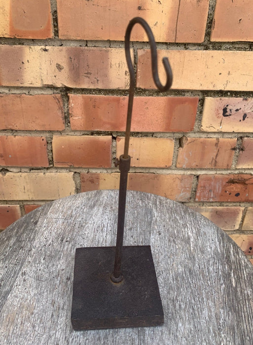 SHORT IRON STAND