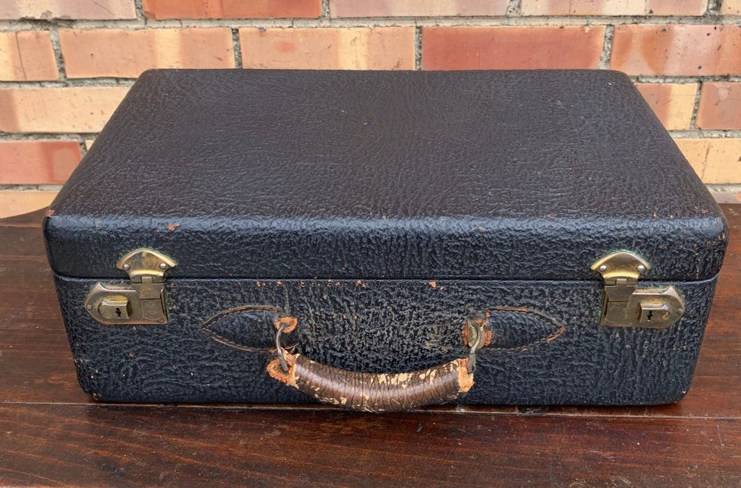 SMALL FAUX ALLIGATOR TRAVEL CASE