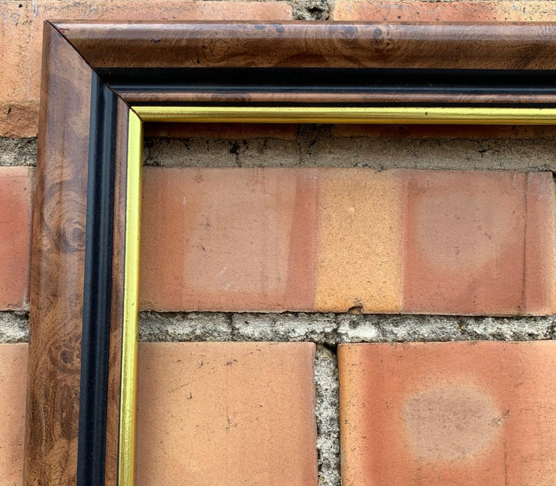 SIMPLE GOLD AND BLACK FRAME