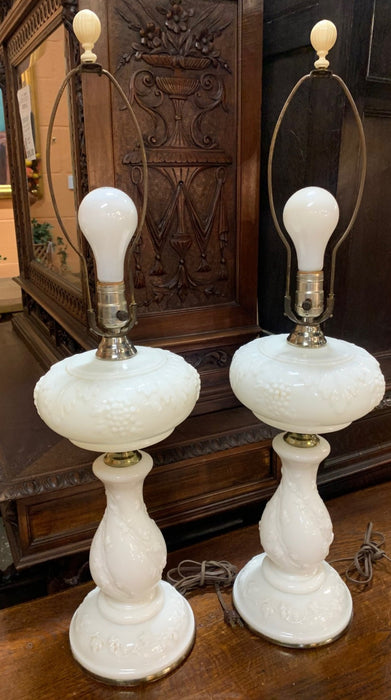 PAIR OF MILK GLASS TABLE LAMPS