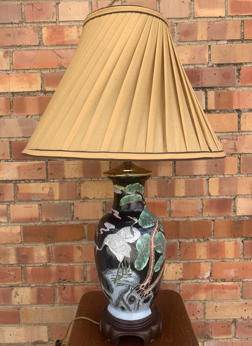 CHINESE BLACK ENAMELED TABLE LAMP WITH CRANES DESIGN