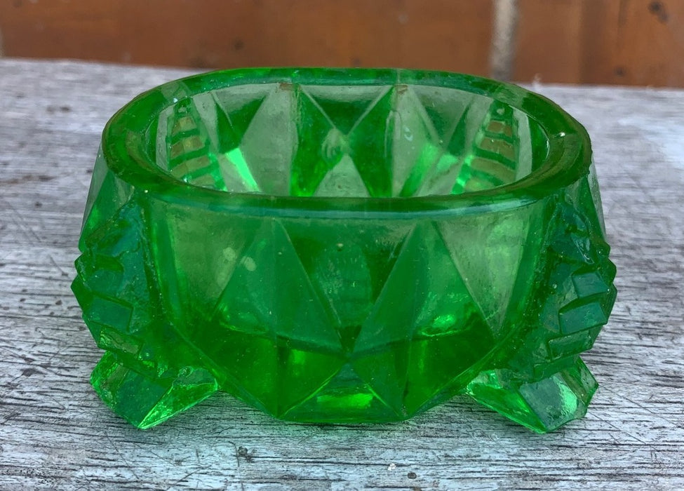 SMALL GREEN GLASS SOAP DISH - AS IS