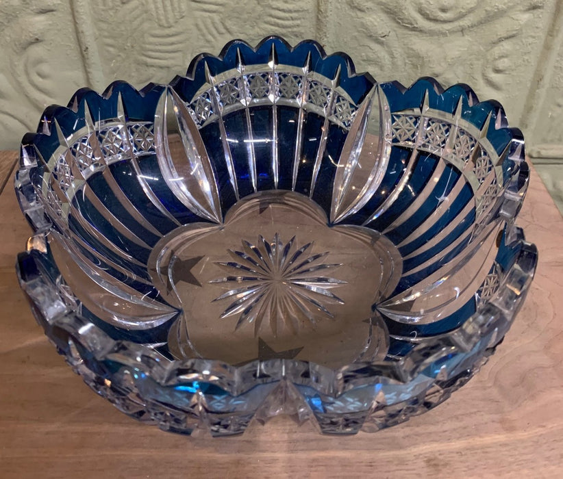BLUE AND CLEAR CRYSTAL FLOWER SHAPED SERVING BOWL