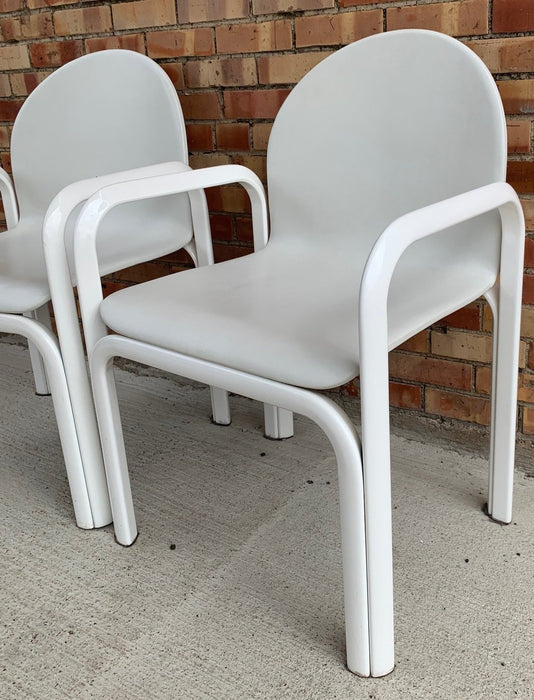 SET OF VINTAGE WHITE METAL TABLE AND 2 LEATHER CHAIRS